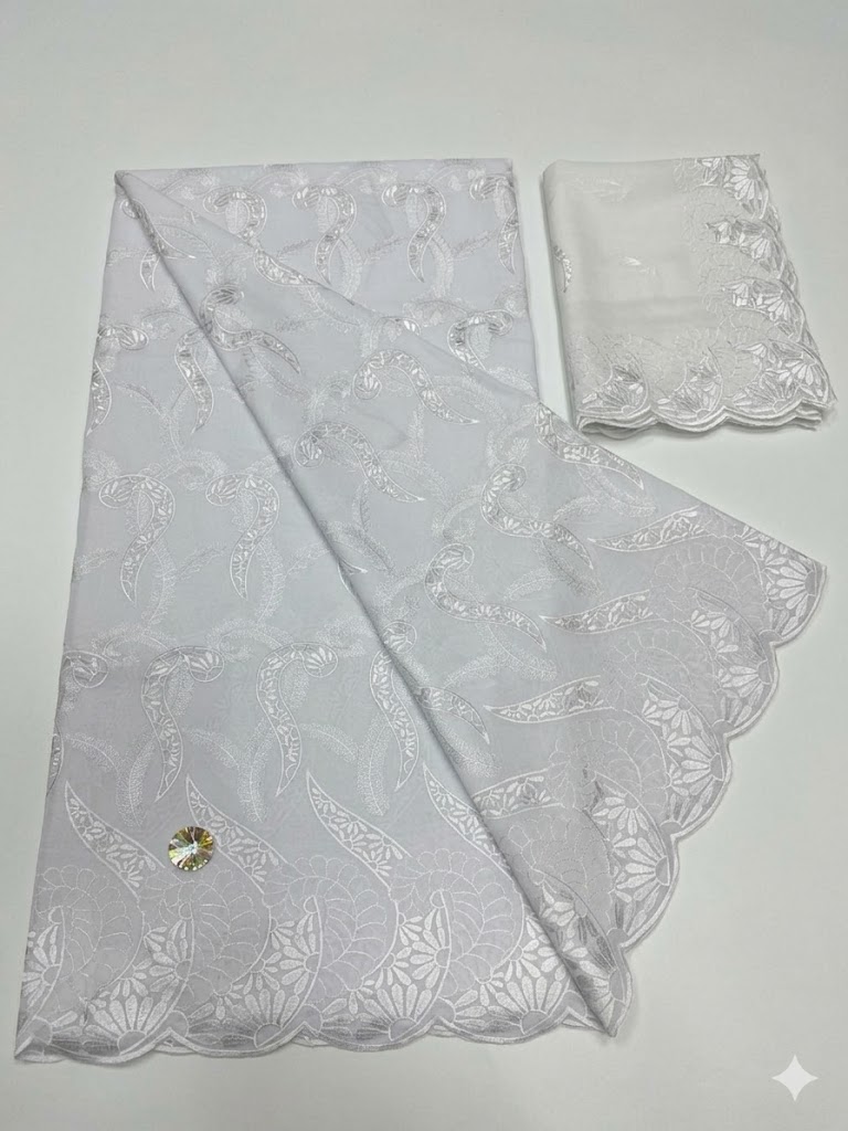 voile brodé blanc et or 6